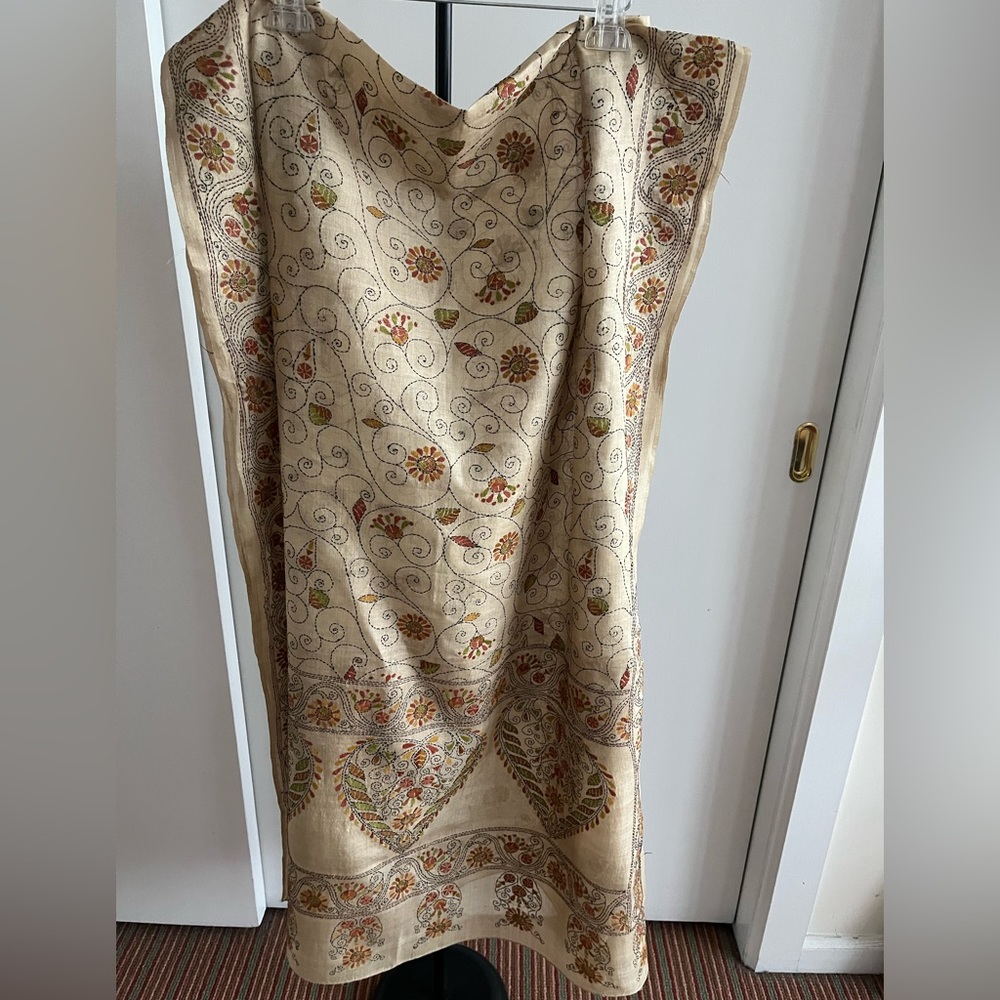Hand embroidered Kantha Shawl Dupatta wrap 100% tussar silk with rust 🫒 green
